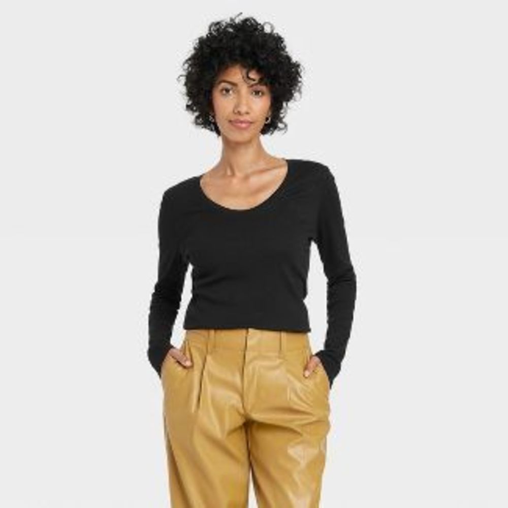 Black ribbed long sleeve tee